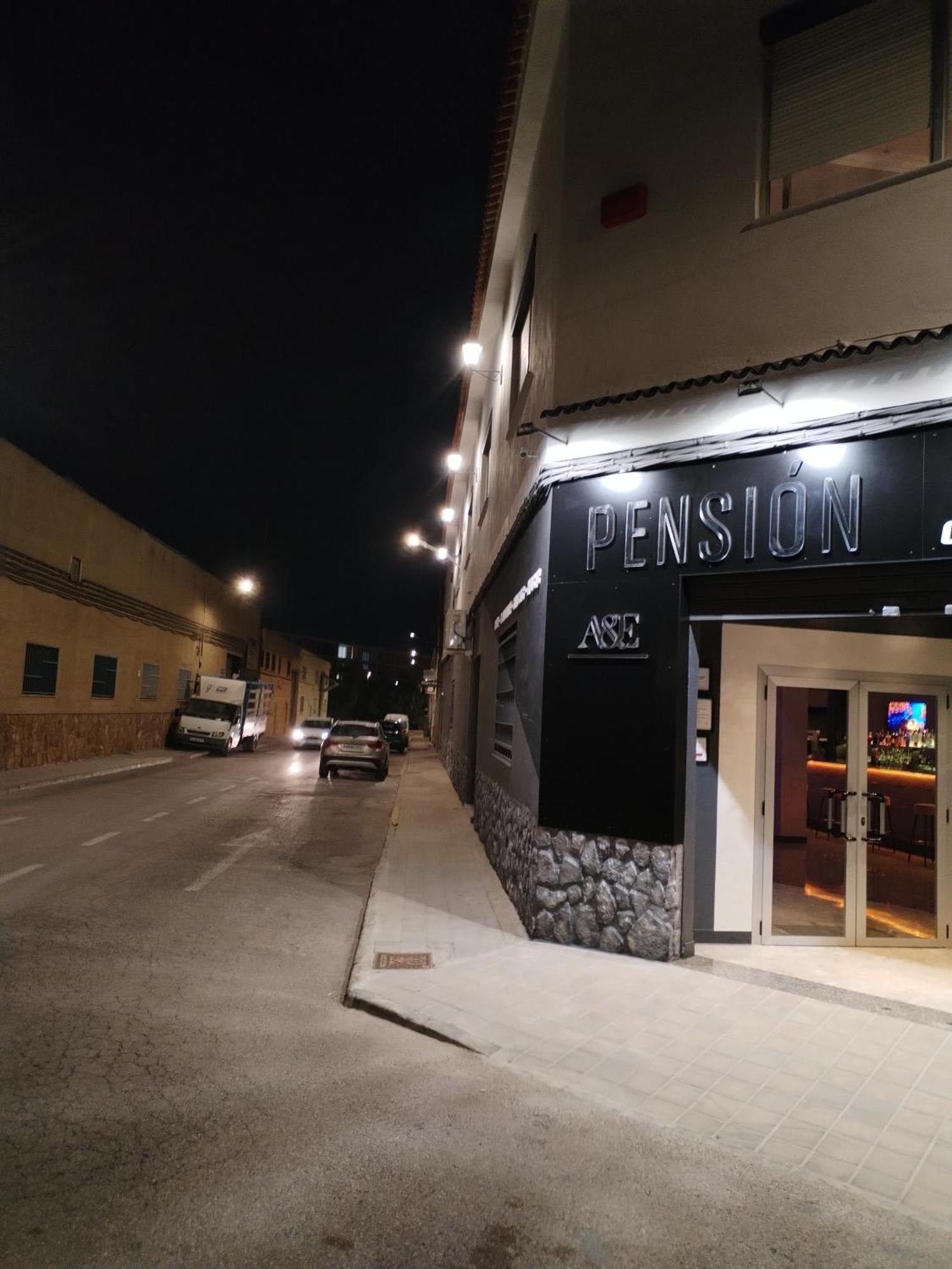 Pension A&E Manises Exteriér fotografie